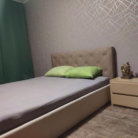 Apartment Sports Palace Просторная Квартира Рядом Дворец Спорта Charkiw Exterior foto