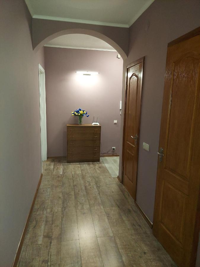 Apartment Sports Palace Просторная Квартира Рядом Дворец Спорта Charkiw Exterior foto